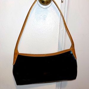 Patent leather shoulder bag
